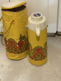 1970’s vintage The Peacock Vacuum Bottle Co.