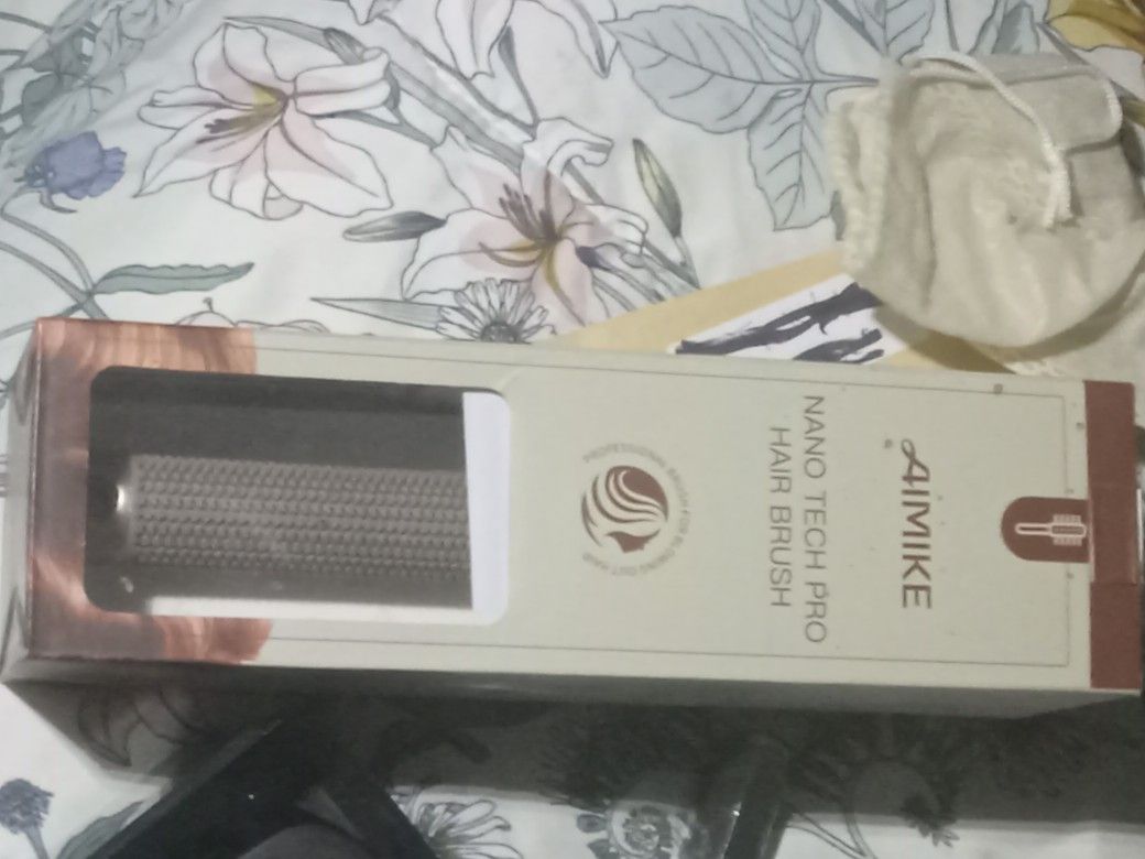 Womens Brand New Hairbrush