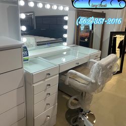 White Vanity Led Lights Dresser Chest New With Stool