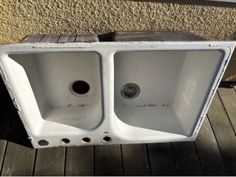 White Cast Iron Sink