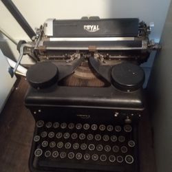 Vintage Royal Typewriter 