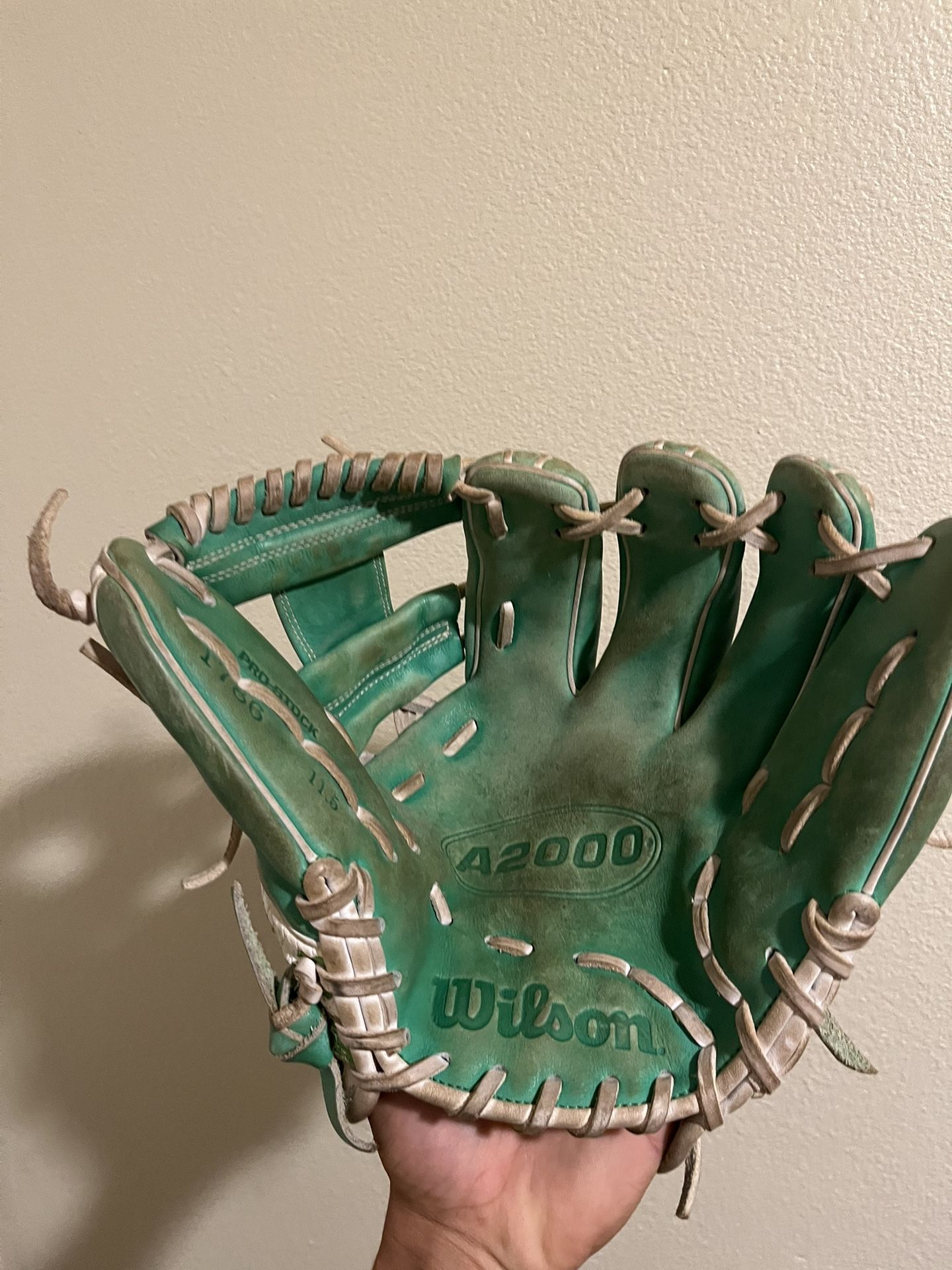 Wilson A2000 Size 11.5