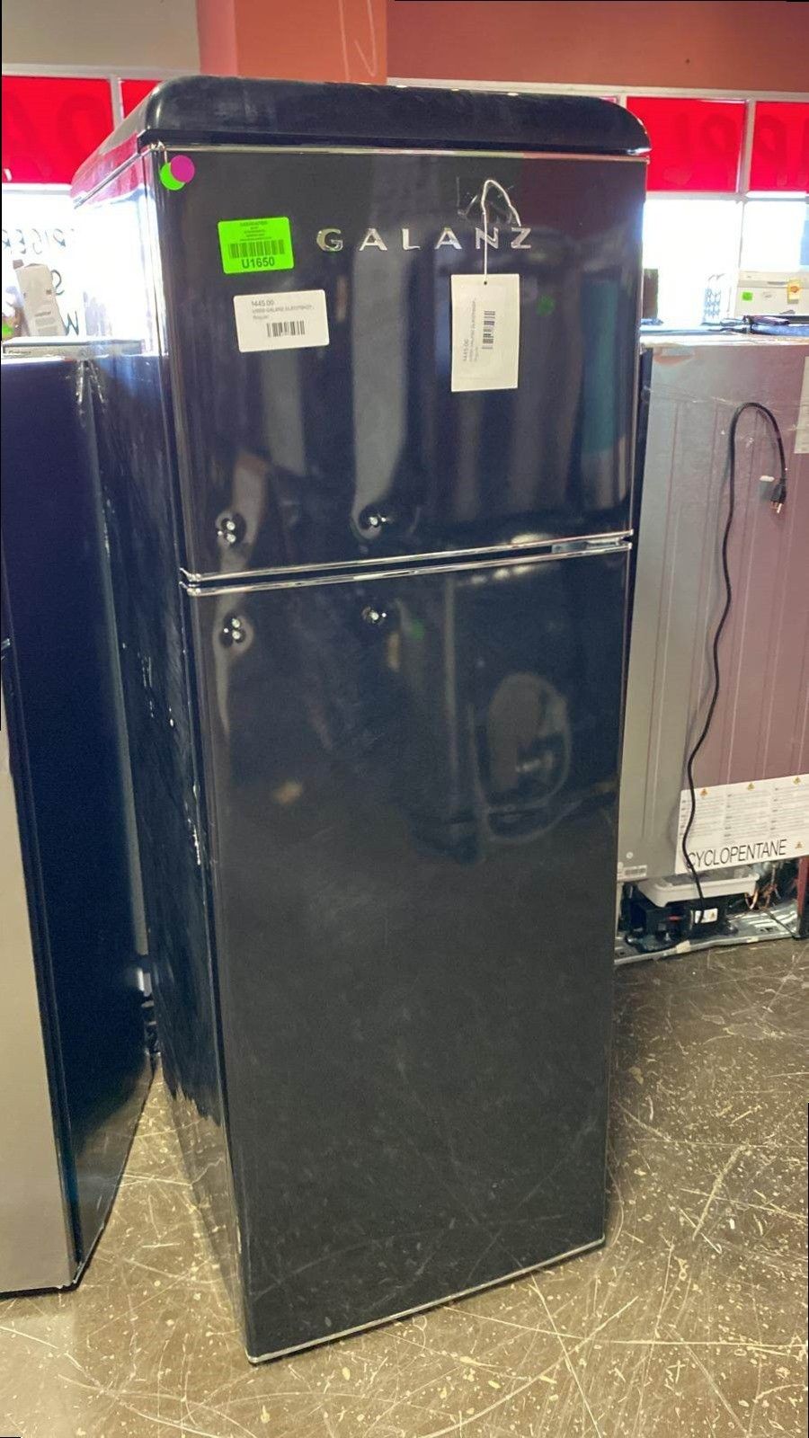 GALANZ GLR12TBKEFR 12.0 cu. ft. Top Freezer Retro Refrigerator KQ