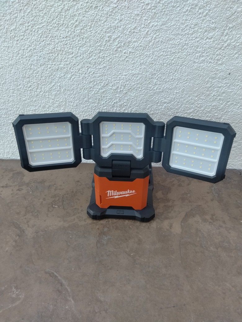 Milwaukee M18 Light Tool Only New