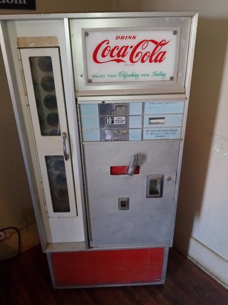 10 cent Coca-Cola Vending Machine 
