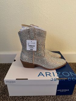 Ladies size 8 bling boots new