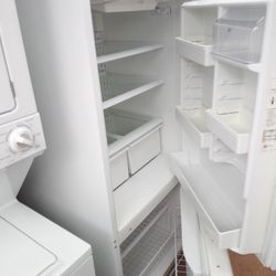 REFRIGERATOR BOTTOM FREEZER WHITE ON WHITE AMANA WORKING EXCELLENT WITH 6 MONTHS WARRANTY 