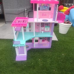 Barbie Doll House 