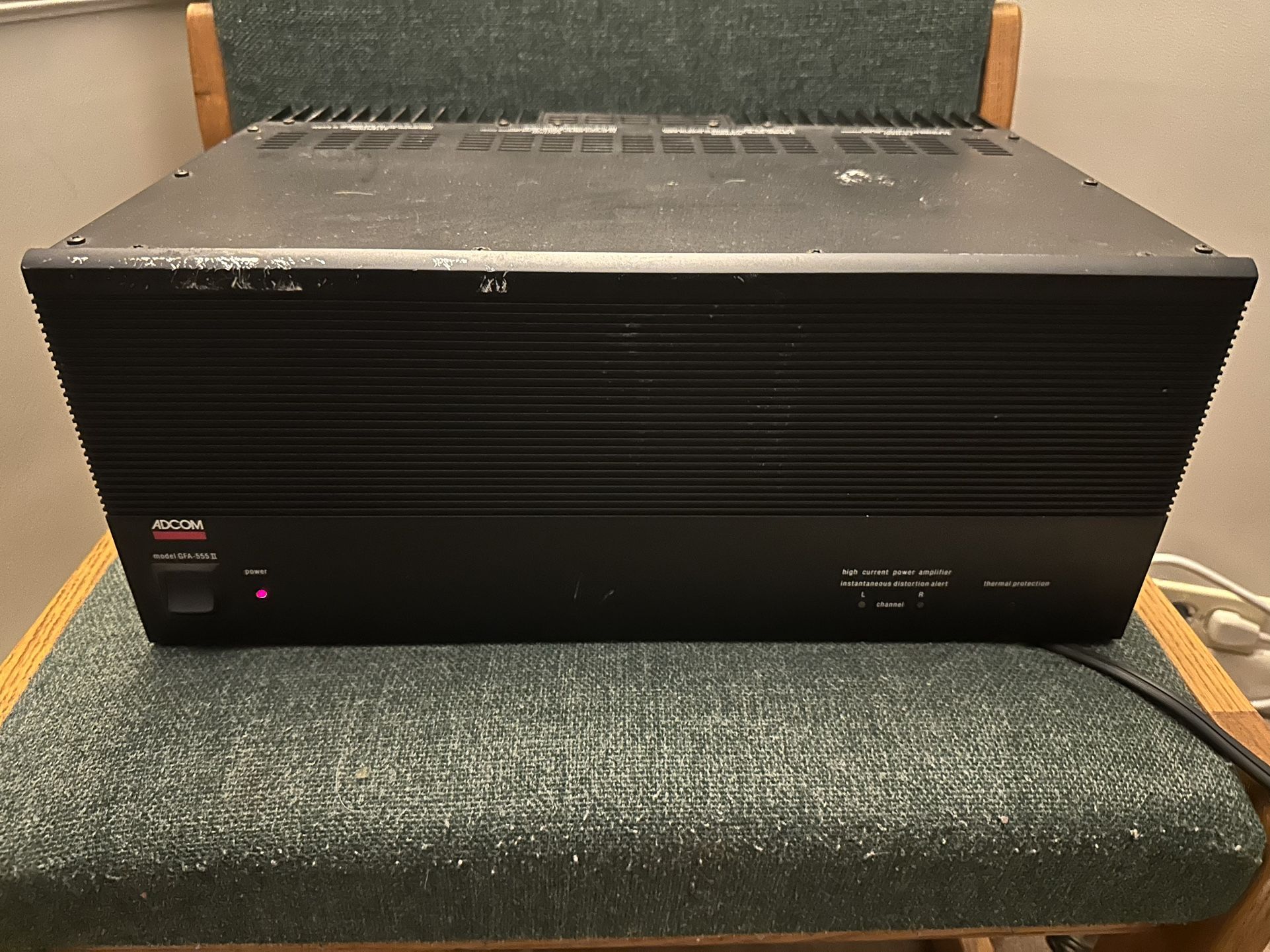 Adcom GFA-555 II Stereo Power Amplifier