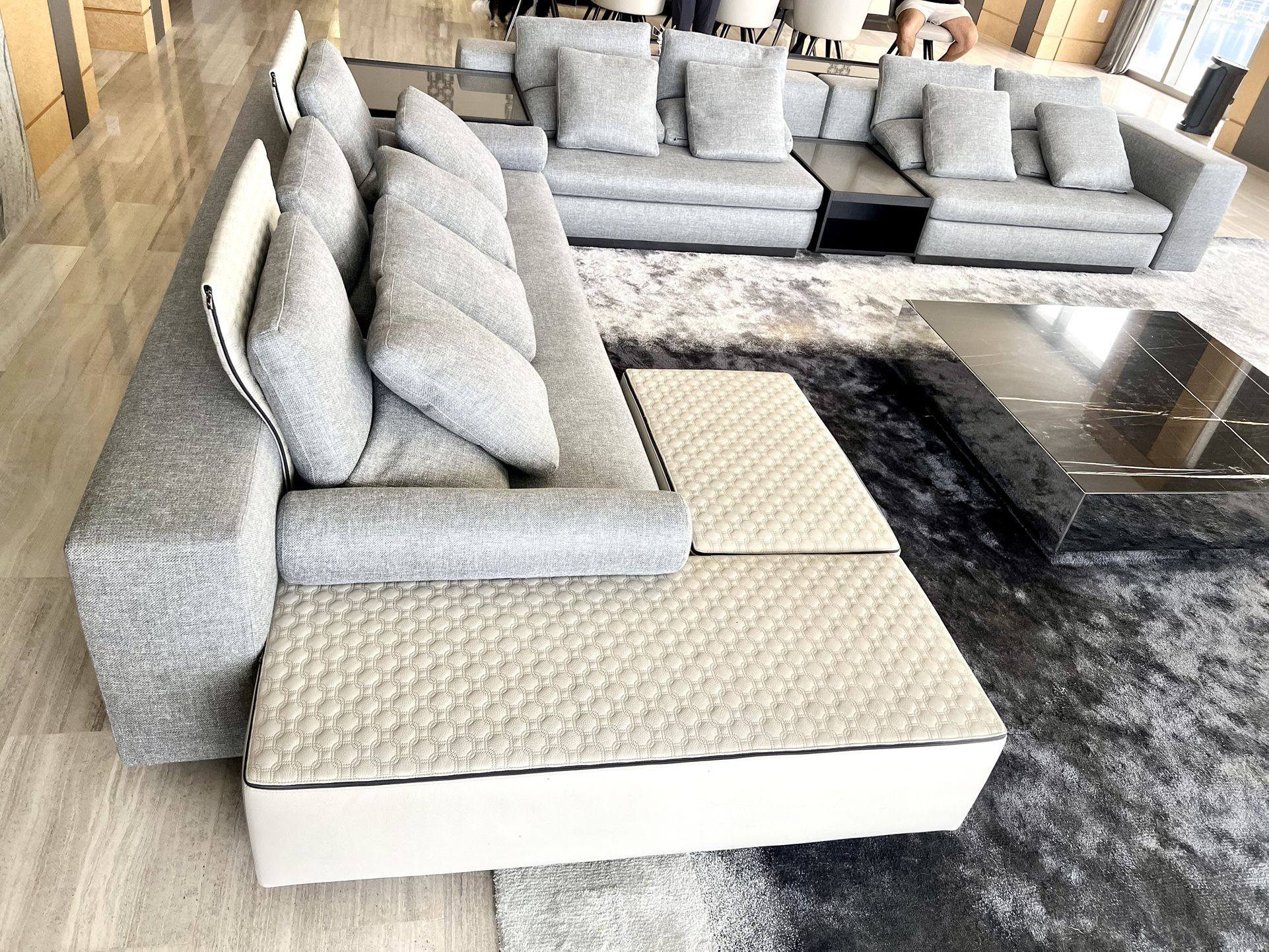 MINOTTI Yang sectional by Rodolfo Dordoni