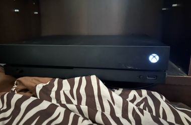Xbox One X Console