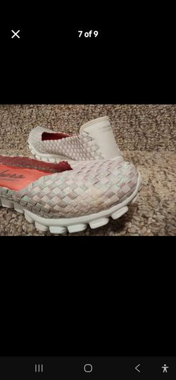 NEW Women's Size 9.5 Skechers Shoes [Retail $65] All Day Comfort ! Memory Foam, Absorbs Shock