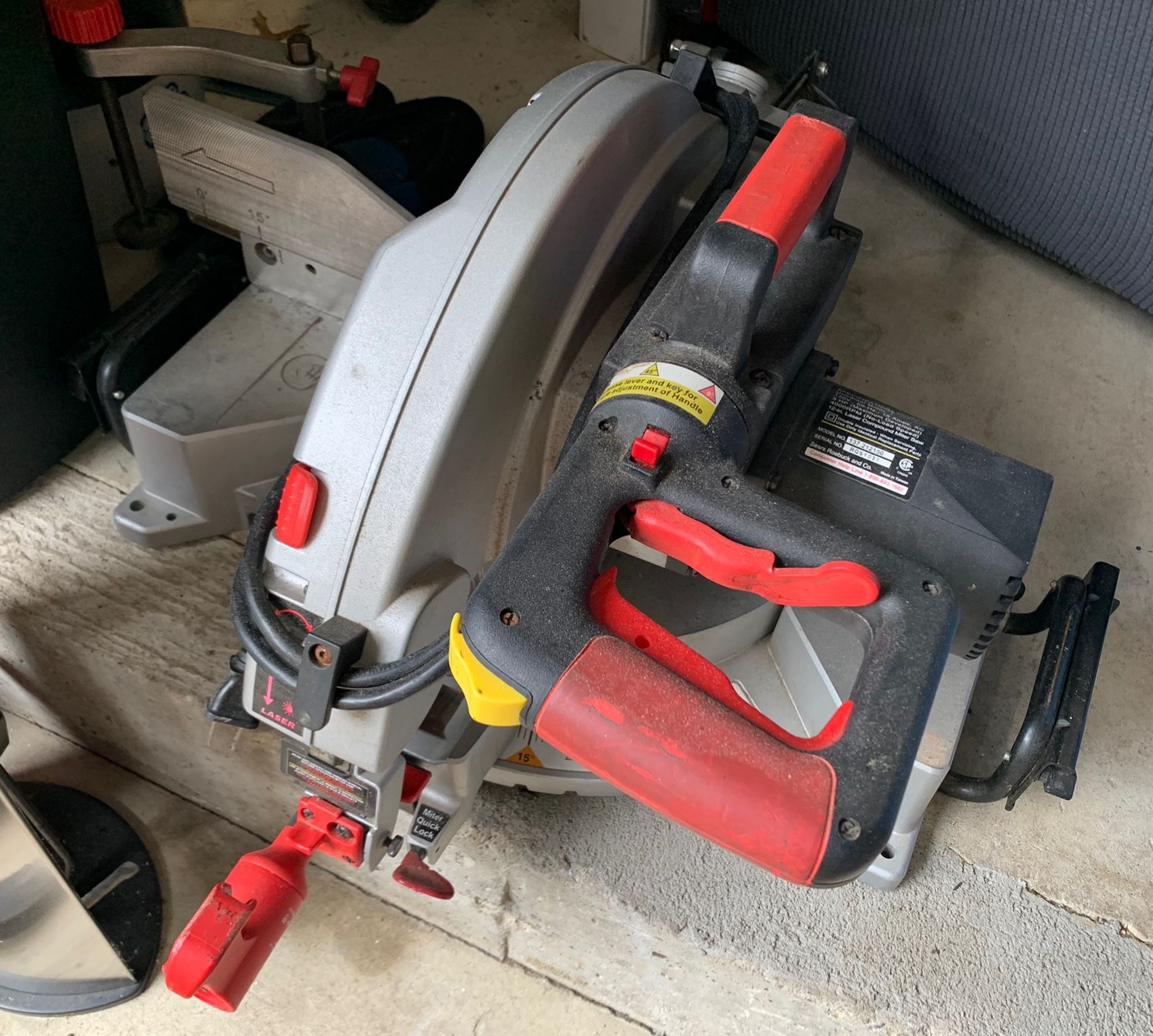 CRAFTSMAN DUAL VIEW LASER TRAC 12in COMPOUND MITER SAW
