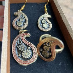 luxury copper set of earrings, a pendant and a ring jewelry for Women  Advantages of copper jewelry: 1- reducing arthritis 2- reducing joint pain and 