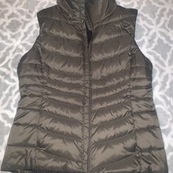 WOMENS MEDIUM NORTH FACE VEST PUFFER OLIVE GREEN 