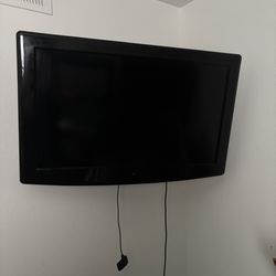 $10.00  Tv  And DVD Player 40”