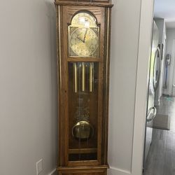 Beautiful Howard Miller Grandfather Clock