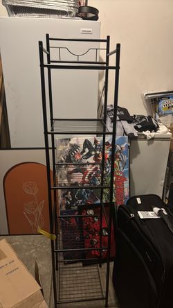 Towel shelf