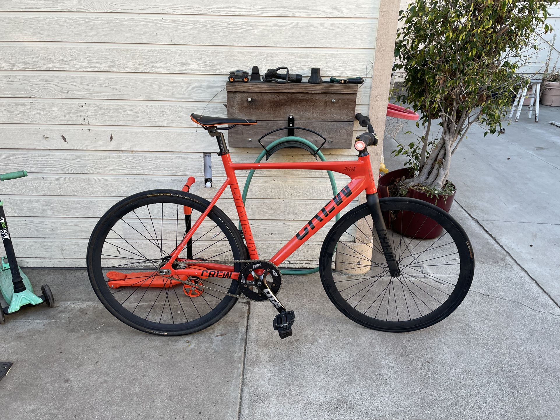 CREW Ace Track Bike