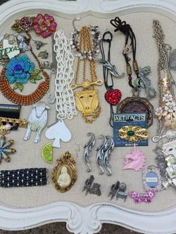 Costume Jewelry Lots Many Different Pieces Dozens