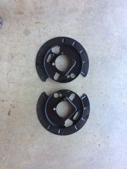Dorman rear dust shield
