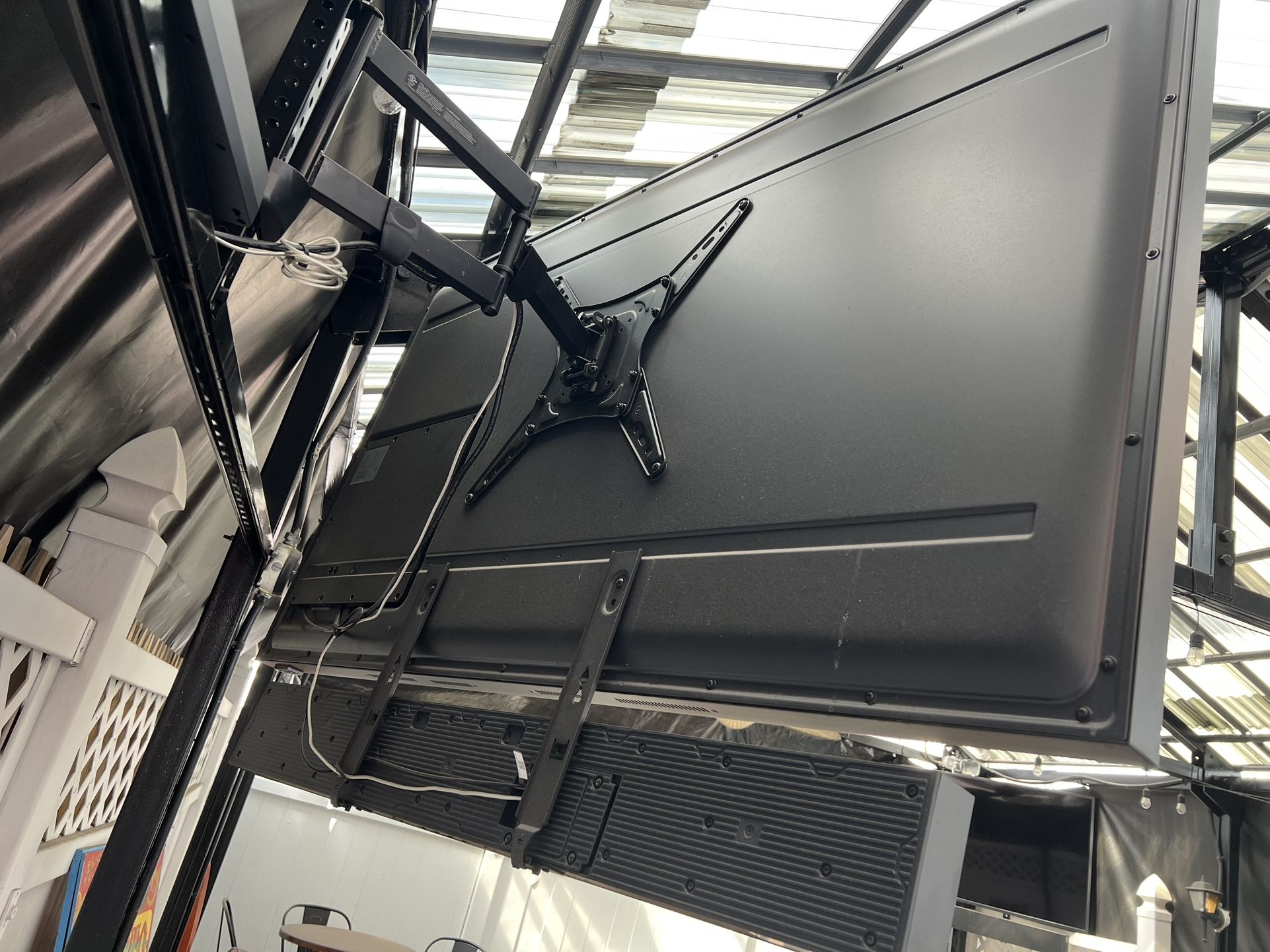 65”Samsung Outdoor TV and Samsung Outdoor Soundbar Televisions