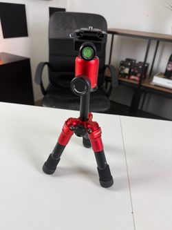 Table Top Tripod w/ Ulanzi seating attachment.