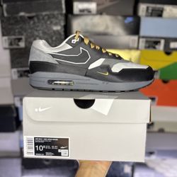 Size 10 - Nike Air Max “Swoosh low Big Head”