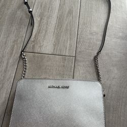 Michael Kors Women's Jet Set Medium Safffiano Leather Crossbody Bag Silver