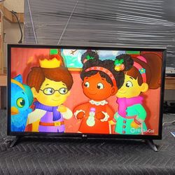 32 Inch LG Smart Really Nice Tv Comes With Remote Control Shows Great Picture Works Perfect Guaranteed 