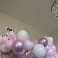 Two Babyshower Banners And Balloons 