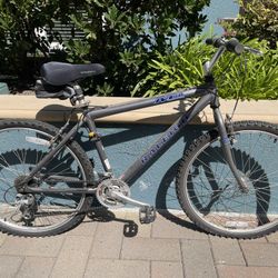 Raleigh M40 Mountain Bike For sale With Helmet