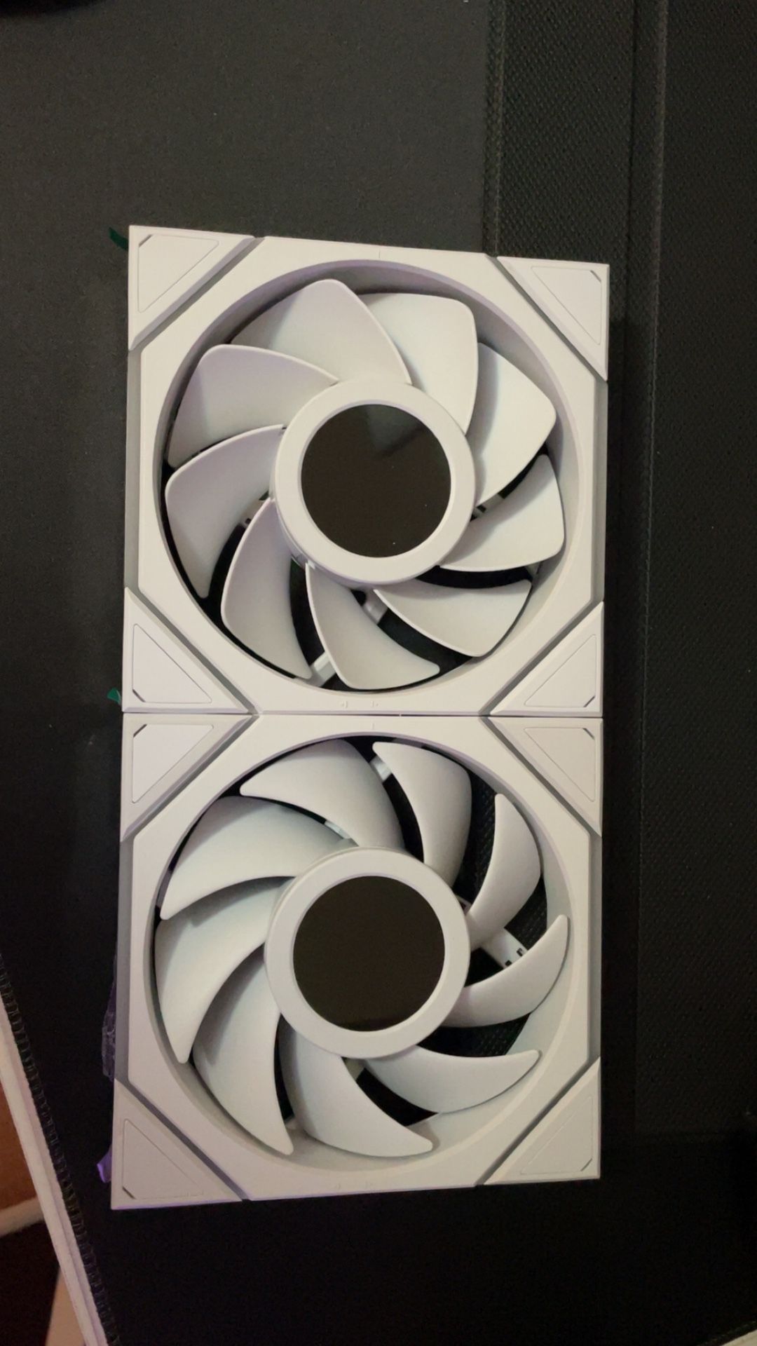Lian Li TL Wireless LCD 120mm Fans