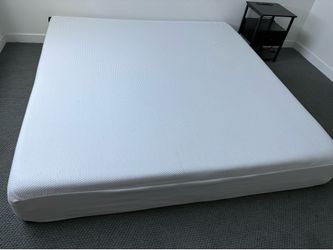 Like New King Size Mattress (Costco)