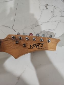 Electric guitar Vinci Strat clone