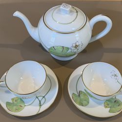 Hermès Nil Gold Trim Porcelain Teapot Set - Teapot + 2 Tea Cups And Saucers