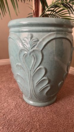 2 Pots, 1 Artificial Palm Tree