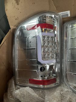 Taillights Chevy Silverado 07-13 (1500) Or 07-13 (2500)