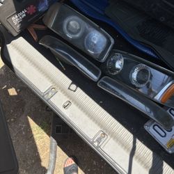GMC Yukon Sierra Headlights