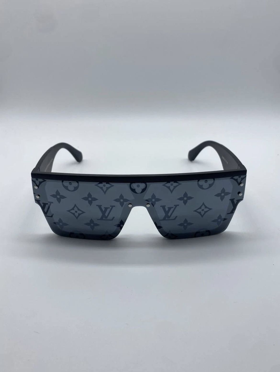 Louis Vuitton LV Monogram Waimea Sunglasses Black Lens Logo