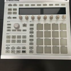 Drum Machine And Sampler