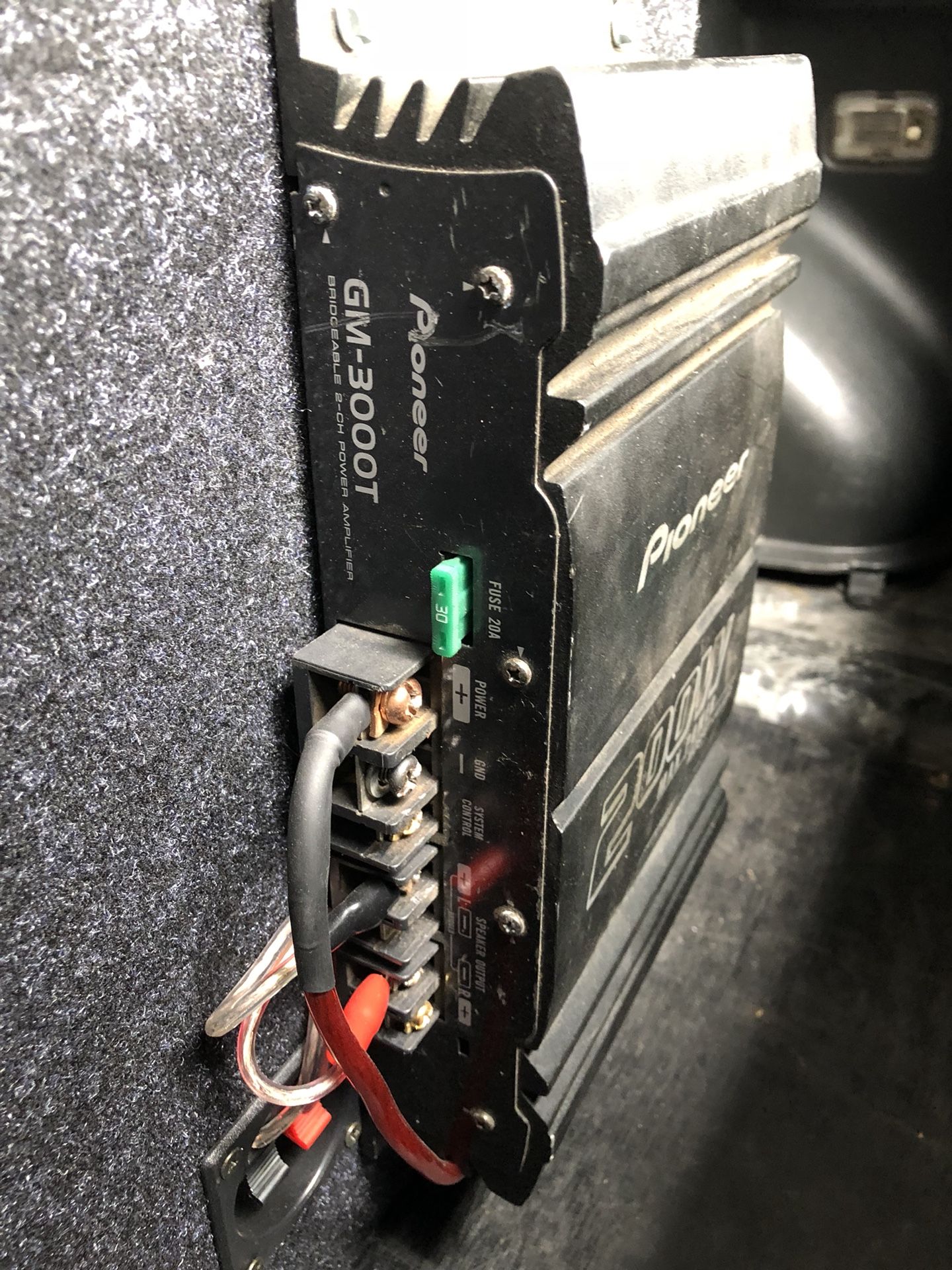 New 10” JL audio Subwoofer in box w/ pioneer amp for Sale in Roy, WA