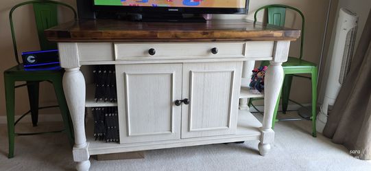 Kitchen island