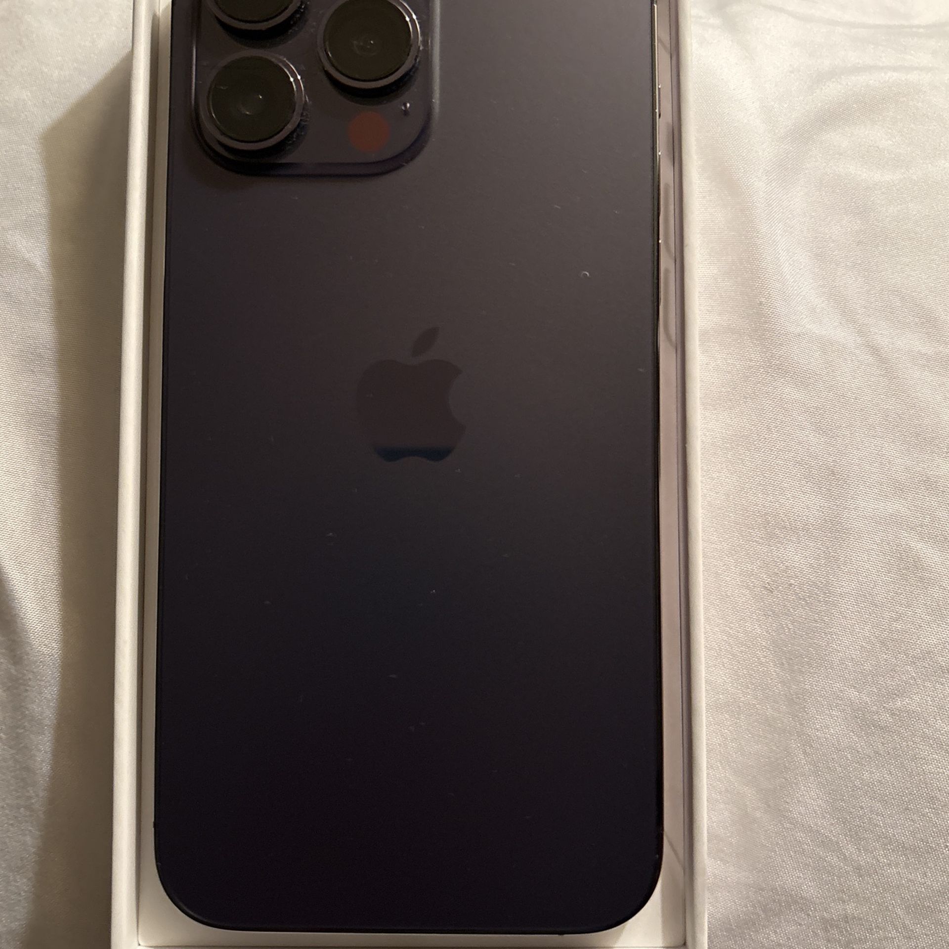 iPhone 14 Pro Max purple