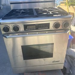 Dacor Stove 