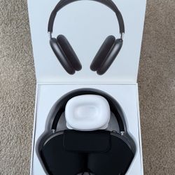 Midnight AirPod Max With Noise Canceling -Brand New 