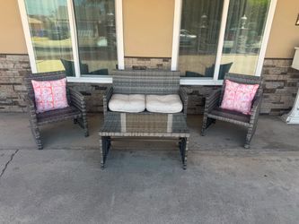 4-Piece Outdoor Wicker Patio Furniture Set