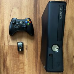 Xbox 360 (Remote Included, without Power Cable)