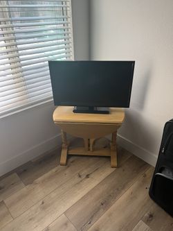 TV Stand With 32 Inch Tv