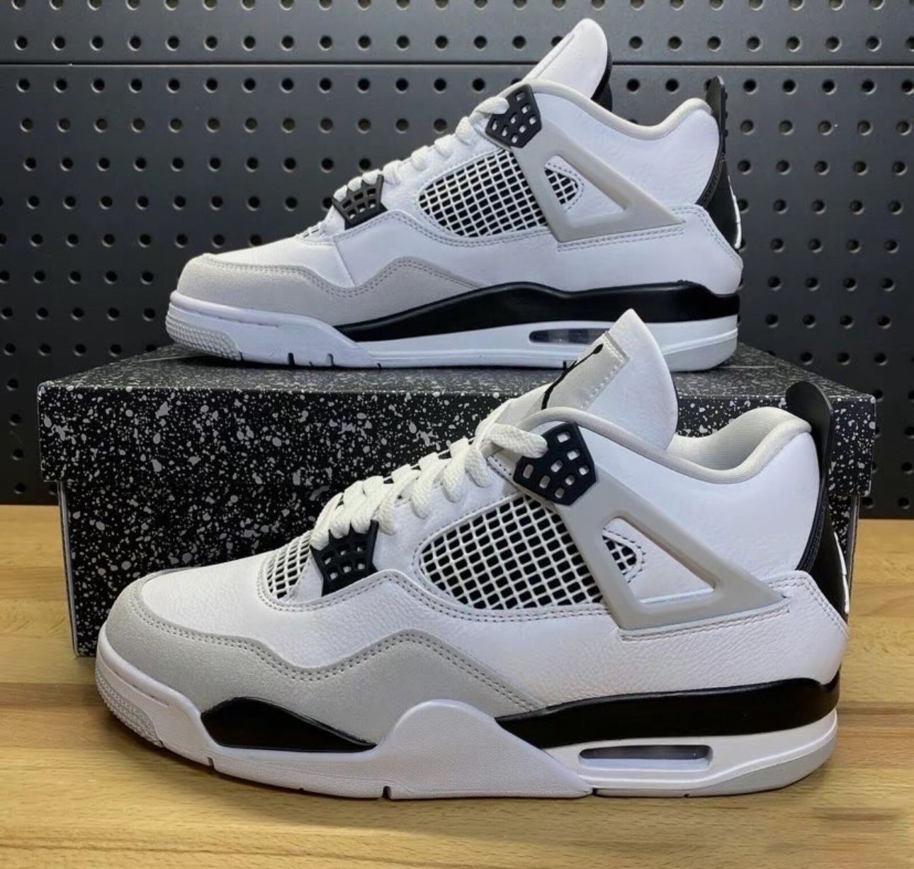 Jordan 4’s Military Black 